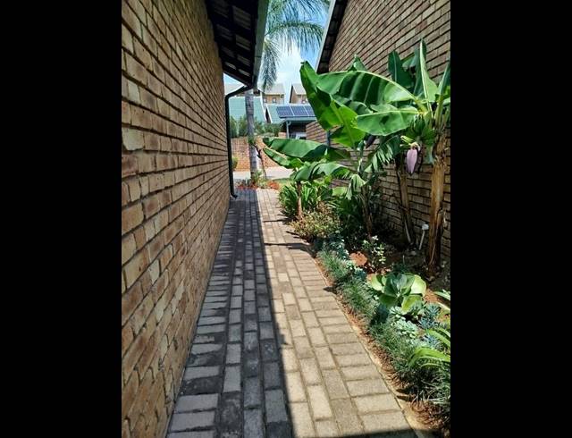 3 BEDROOM TOWNHOUSE FOR SALE IN AMBERFIELD HEIGHTS